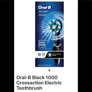Oral-B Black 1000 Crossaction Electric Toothbrush